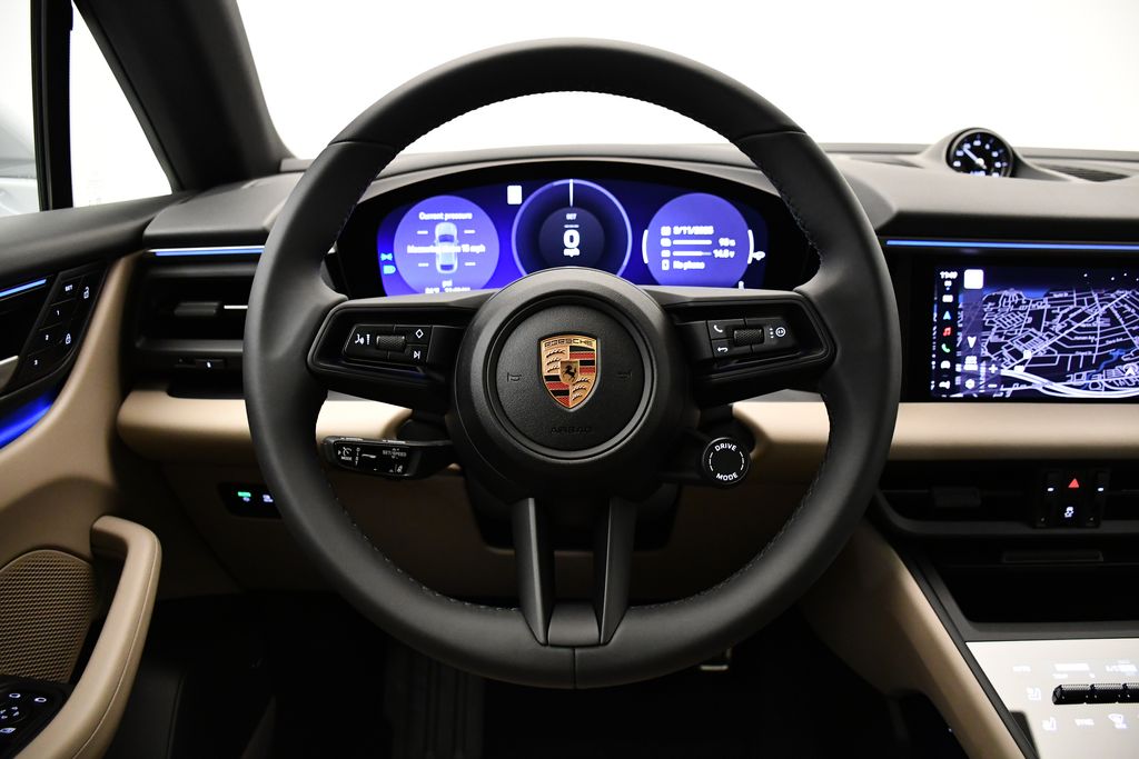 Thumbnail: 2025 Porsche Macan - 24