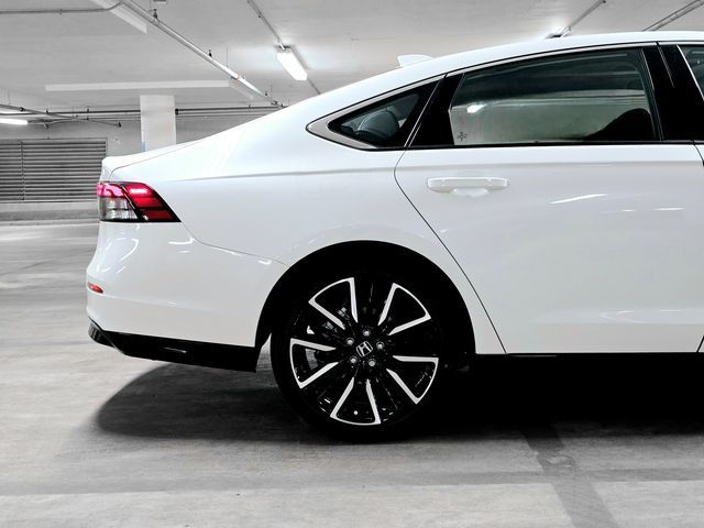 2025 Honda Accord Hybrid Touring 36