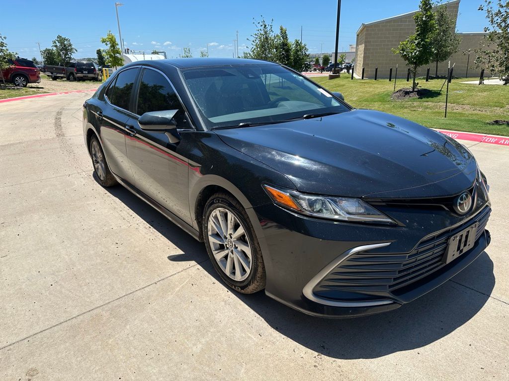2022 Toyota Camry LE 6