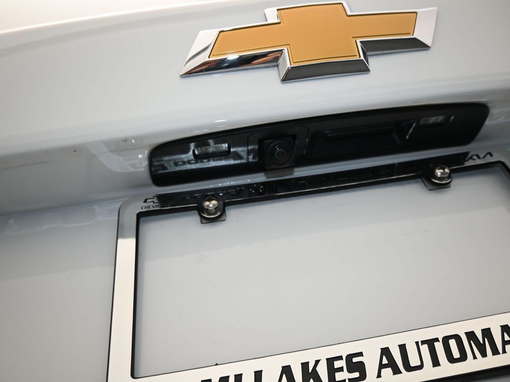 Used 2025 Summit White Chevrolet LT image 39