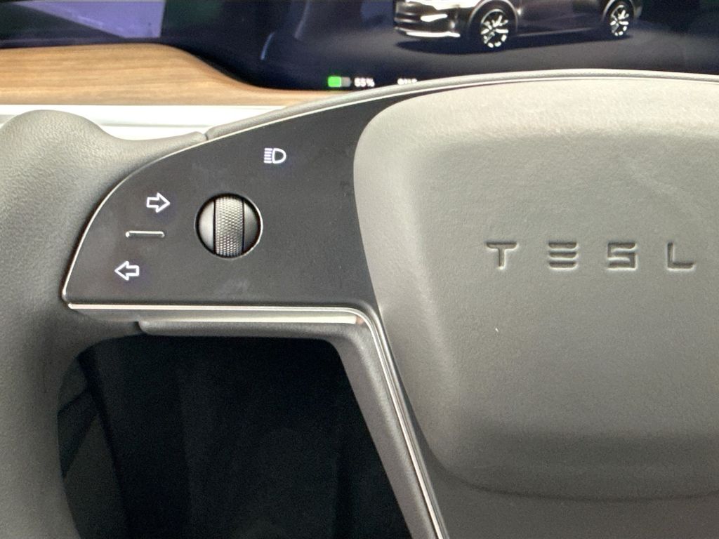 Thumbnail: 2023 Tesla Model X - 11