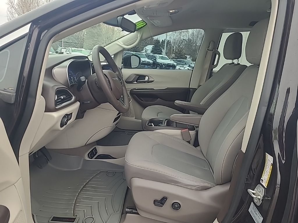 used 2017 Chrysler Pacifica car, priced at $13,668