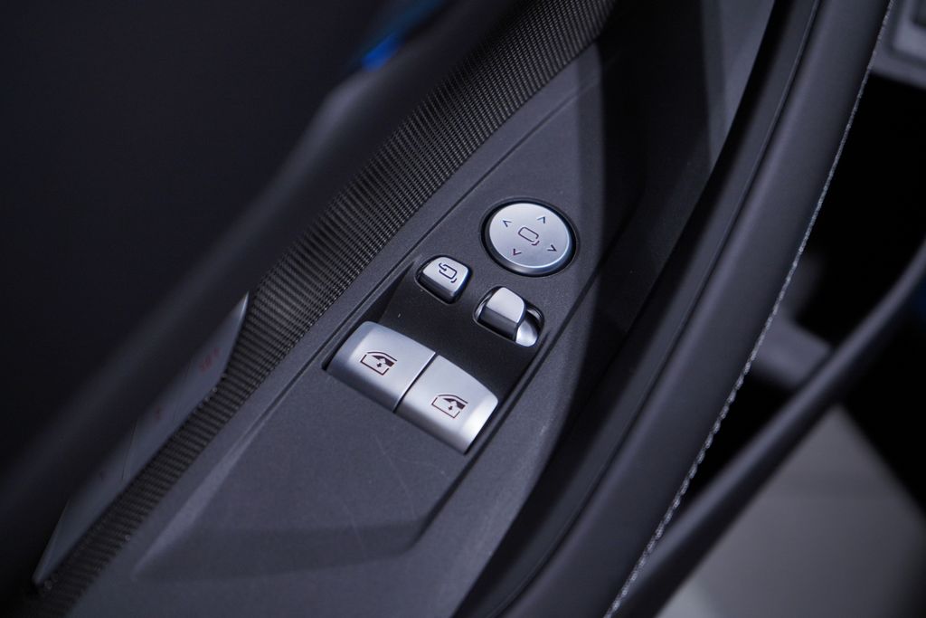 Thumbnail: 2026 BMW M4 - 16