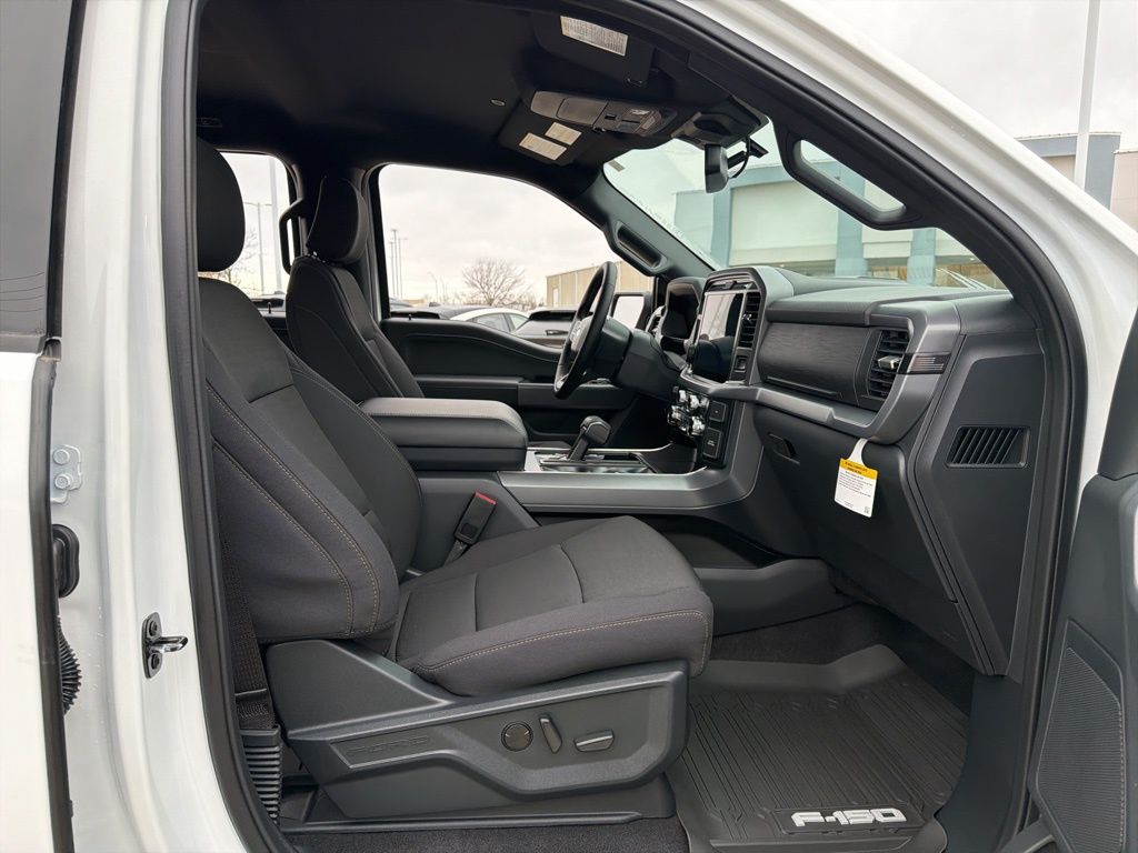 New 2026 White Ford XLT image 25