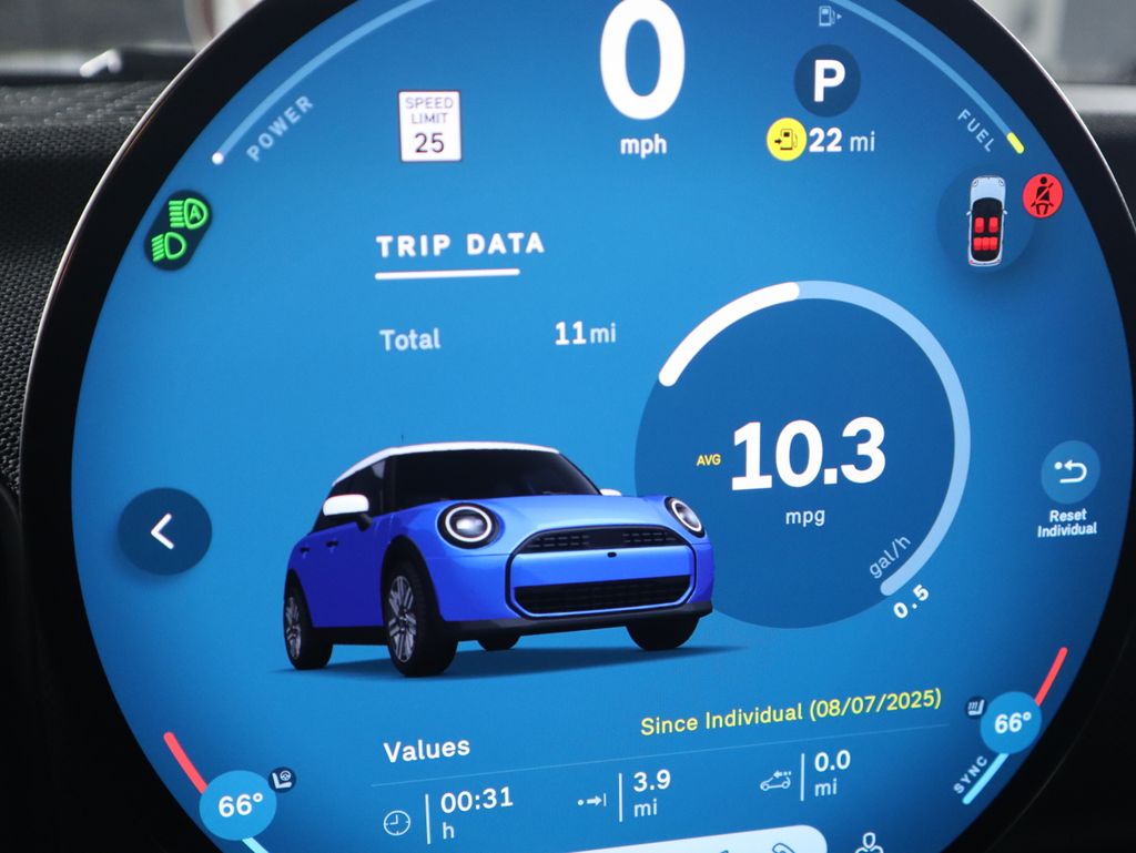 Thumbnail: 2025 MINI Cooper Hardtop - 32