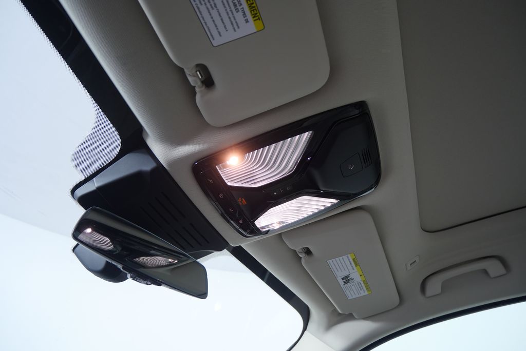 Thumbnail: 2026 BMW X7 - 21