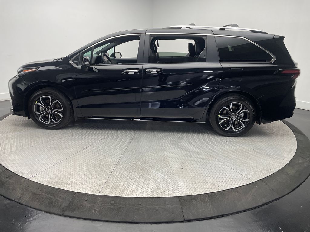 Thumbnail: 2026 Toyota Sienna - 8