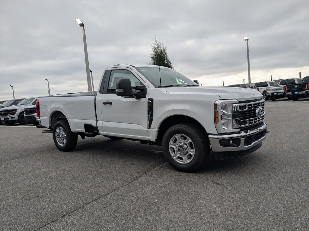 2026 Ford F-350 Super Duty XLT