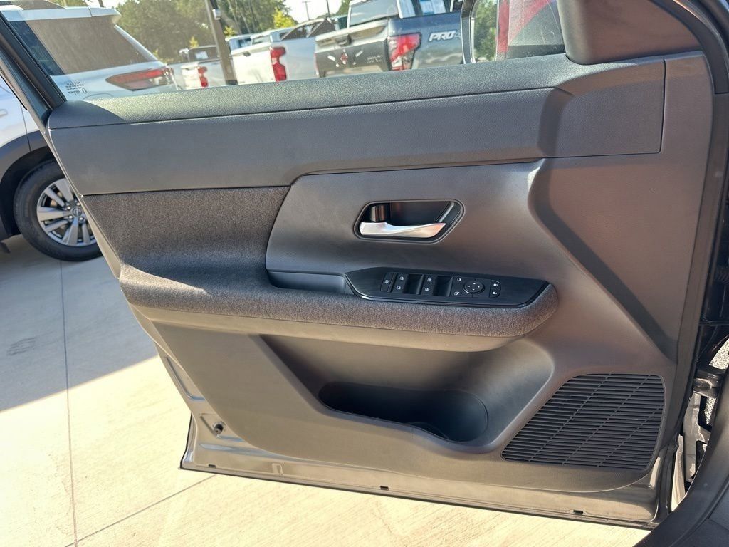 2025 Gun Metallic Nissan Kicks SV FWD SUV