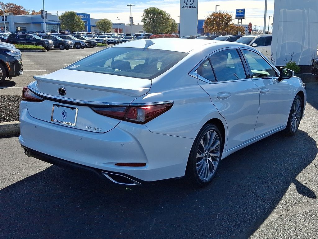 Thumbnail: 2021 Lexus ES - 6