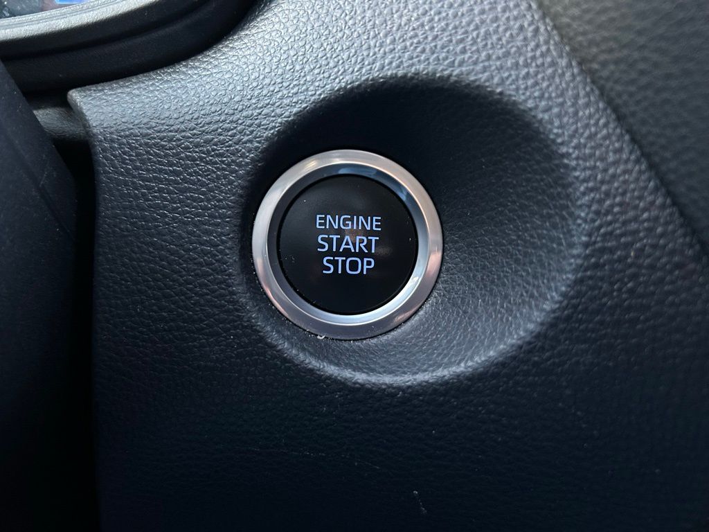 Thumbnail: 2022 Toyota Corolla Cross - 26