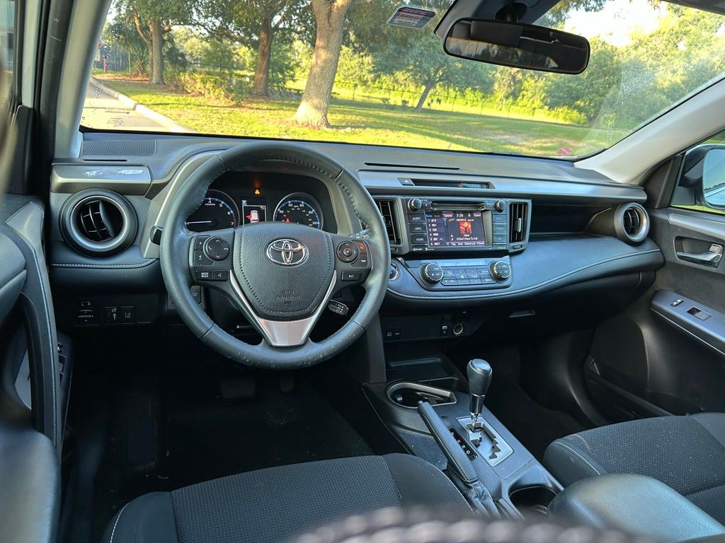 Thumbnail: 2018 Toyota RAV4 - 11