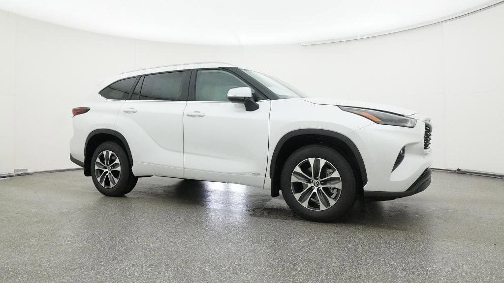 Thumbnail: 2025 Toyota Highlander - 29