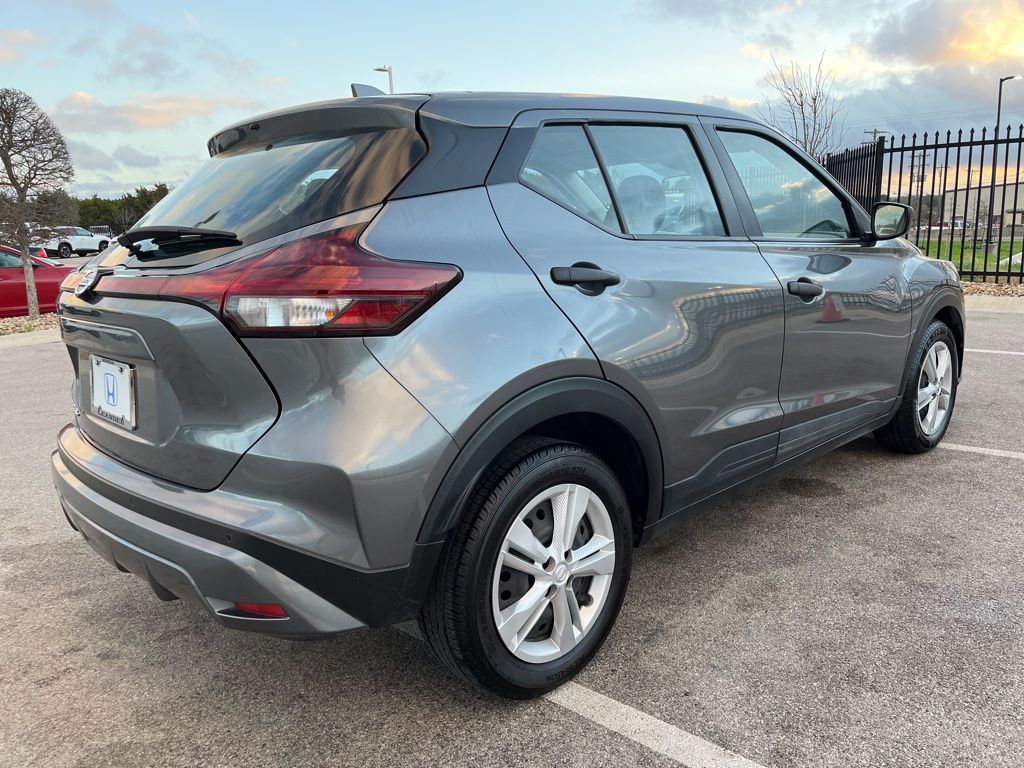 Thumbnail: 2021 Nissan Kicks - 4