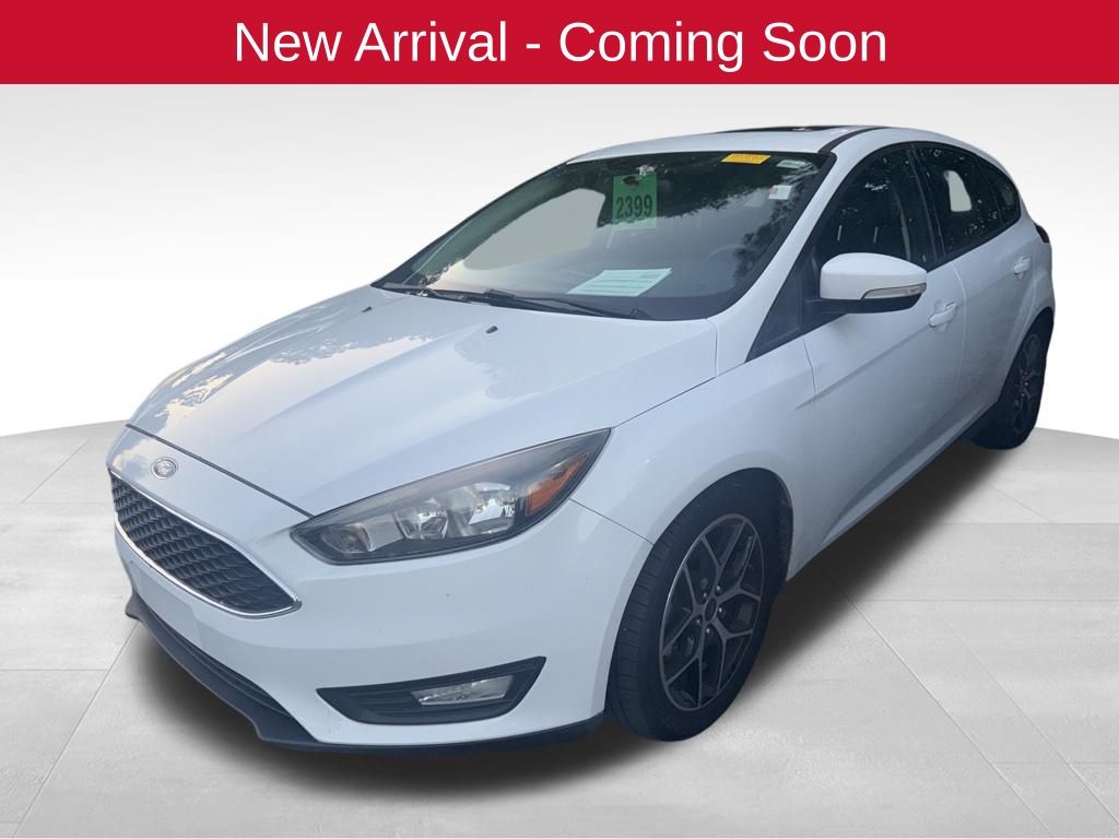 Oxford White 2018 Ford Focus SEL Hatchback Hatchback Front-Wheel Drive 6-Speed Automatic