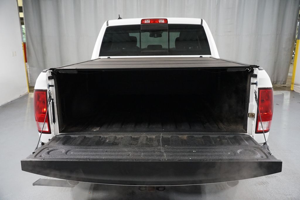 Thumbnail: 2019 RAM 1500 Classic - 30