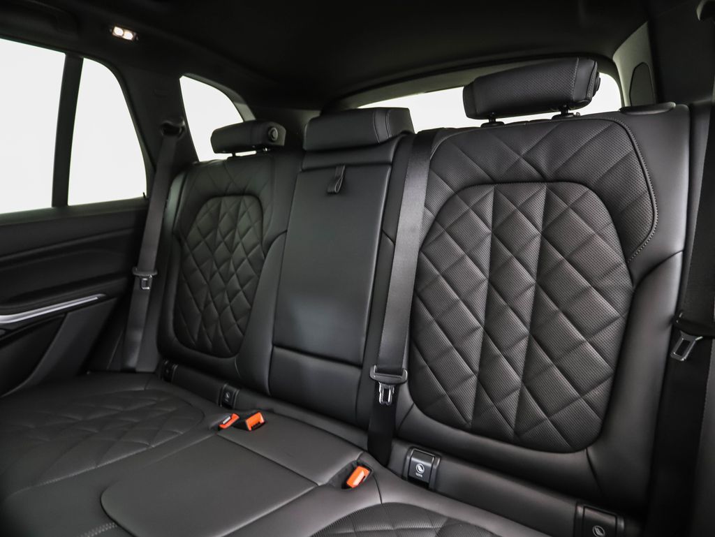 Thumbnail: 2026 BMW X5 - 23