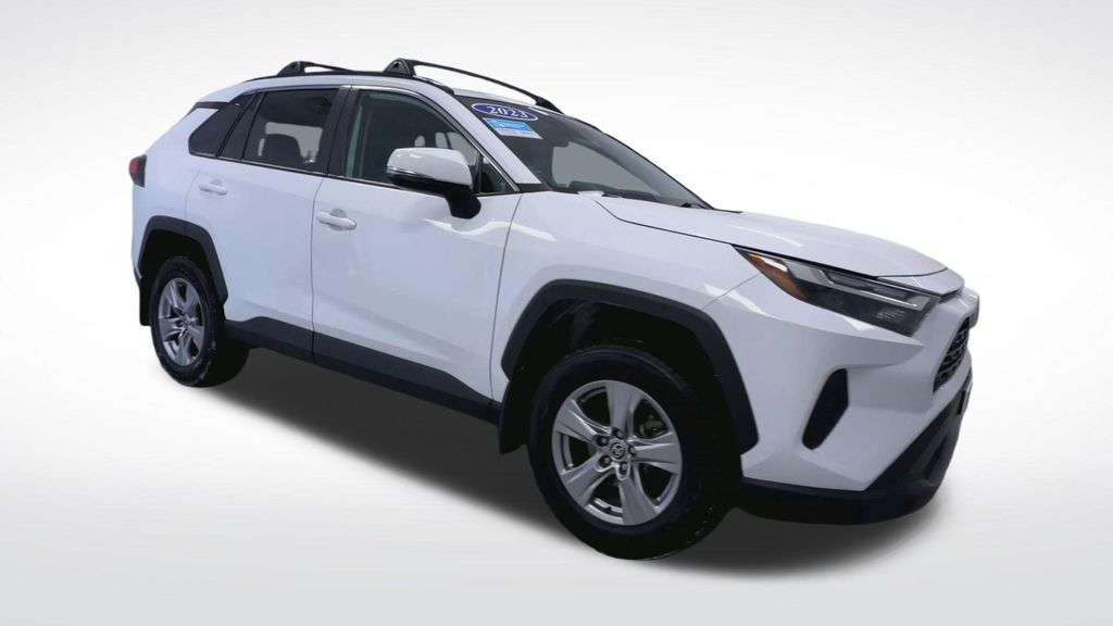 2023 Toyota RAV4 XLE - Photo 15