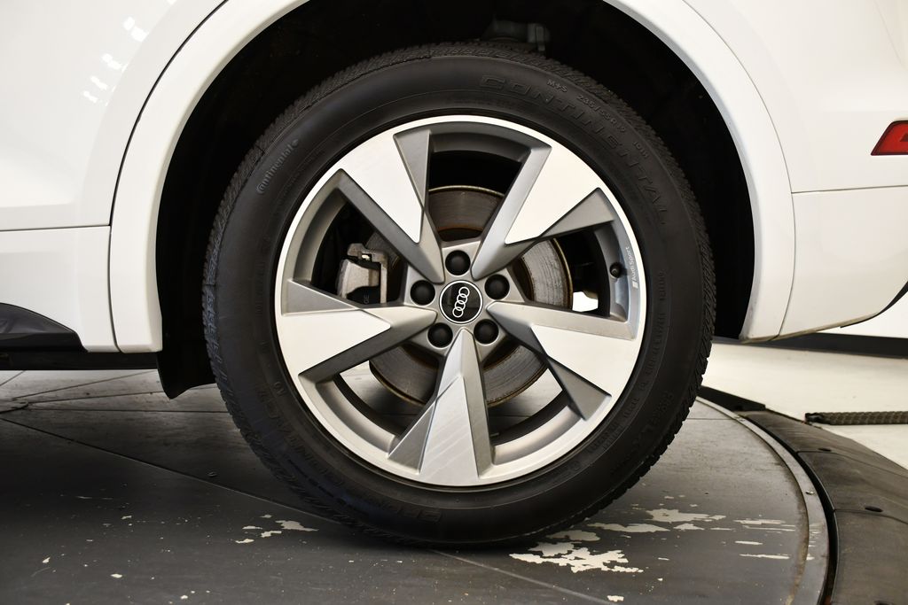 Thumbnail: 2020 Audi Q5 - 14