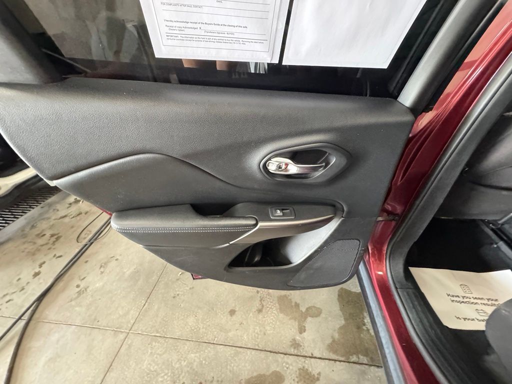 Used 2019 Jeep Cherokee SUV
