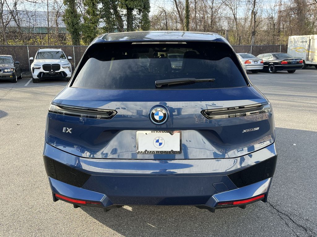 Thumbnail: 2023 BMW iX - 23