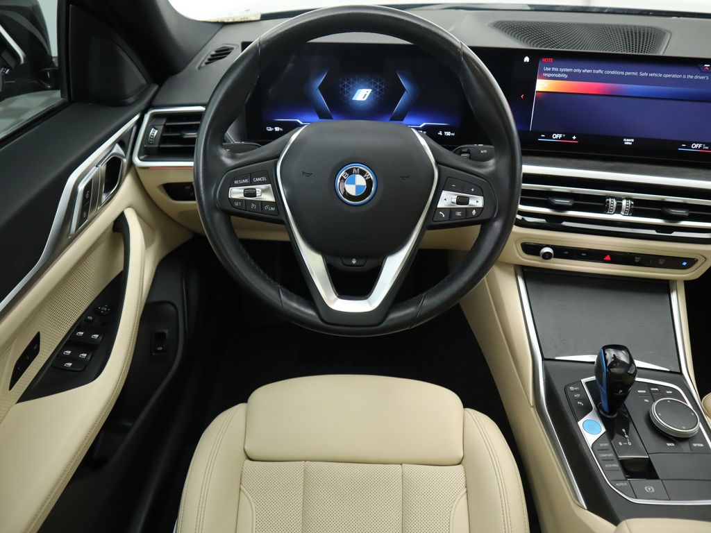 Thumbnail: 2023 BMW i4 - 10