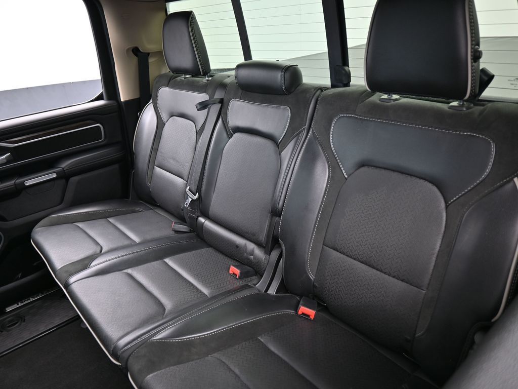 Used 2020 Diamond Black Crystal Pearlcoat Ram Laramie image 39