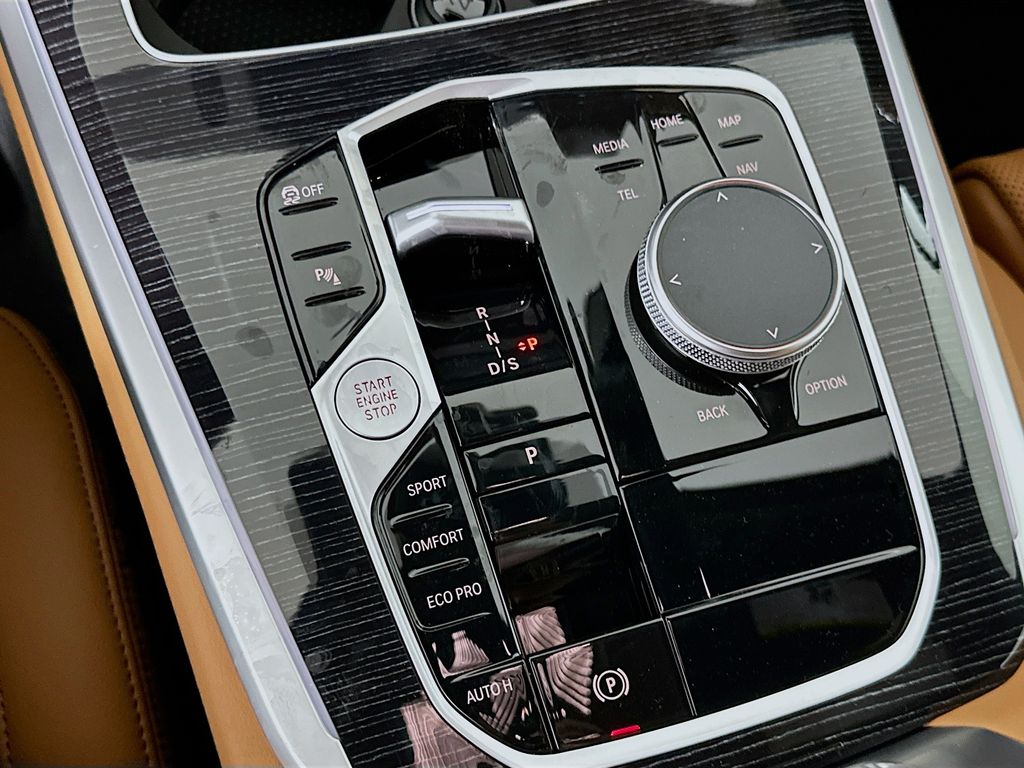 Thumbnail: 2026 BMW X5 - 15