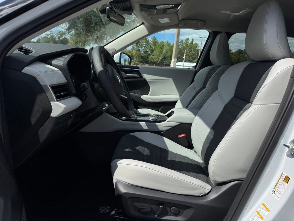 New 2025 Mitsubishi Outlander SUV