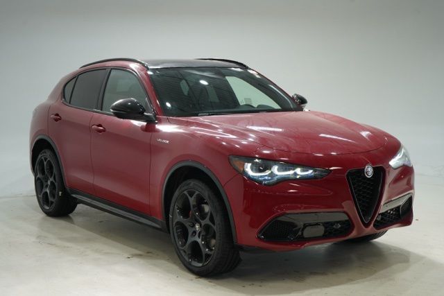 2025 Alfa Romeo Stelvio AWD