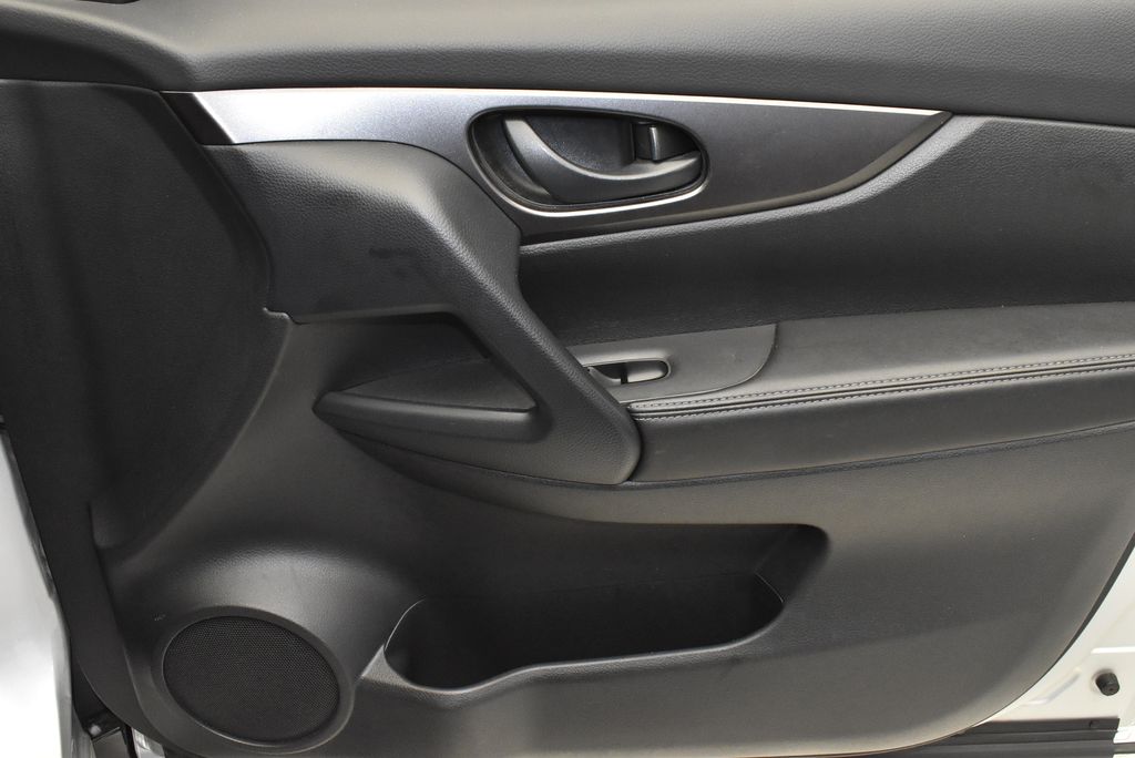 2021 Nissan Rogue Sport S 22