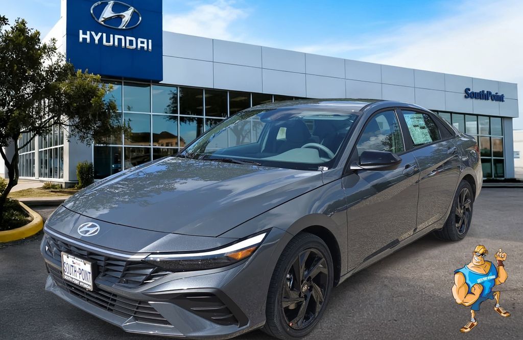 Gray 2026 Hyundai Elantra Sedan Front-Wheel Drive Continuously Variable Transmission