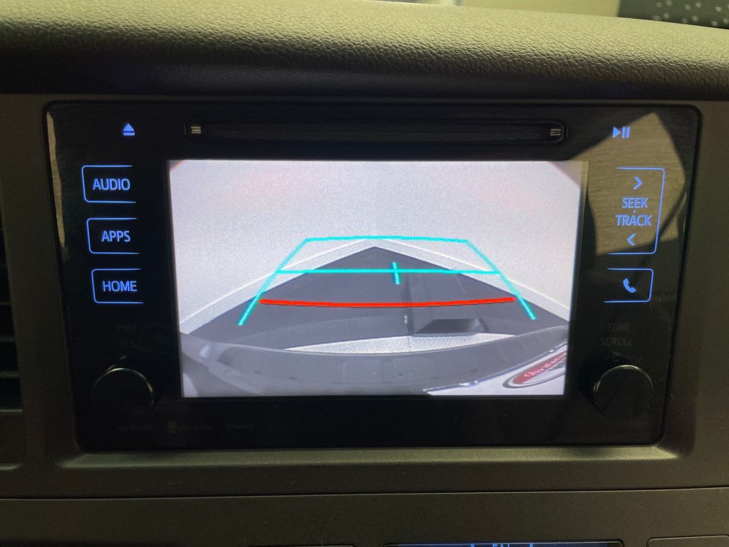 Thumbnail: 2017 Toyota Sienna - 26