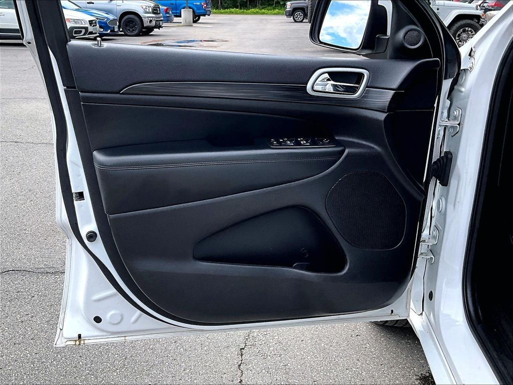 2019 Jeep Grand Cherokee — photo 9