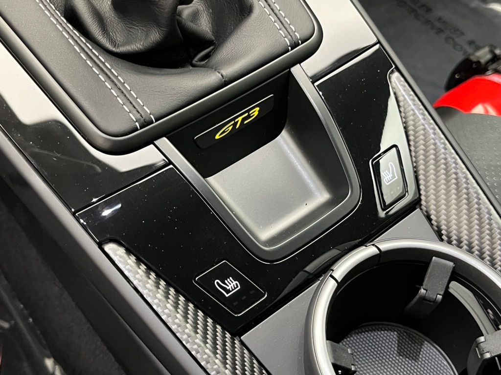 Thumbnail: 2026 Porsche 911 - 16