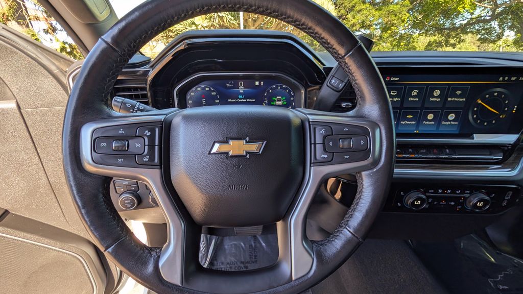 Used 2022 Chevrolet Silverado 1500 LT 4D Crew Cab