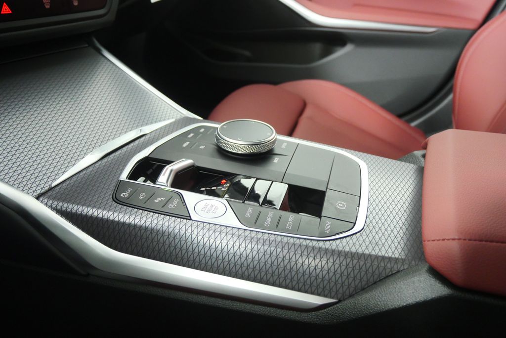 Thumbnail: 2026 BMW 3 Series - 21