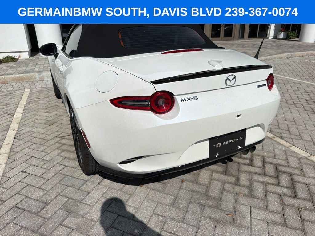 Used 2026 White Mazda Club image 22