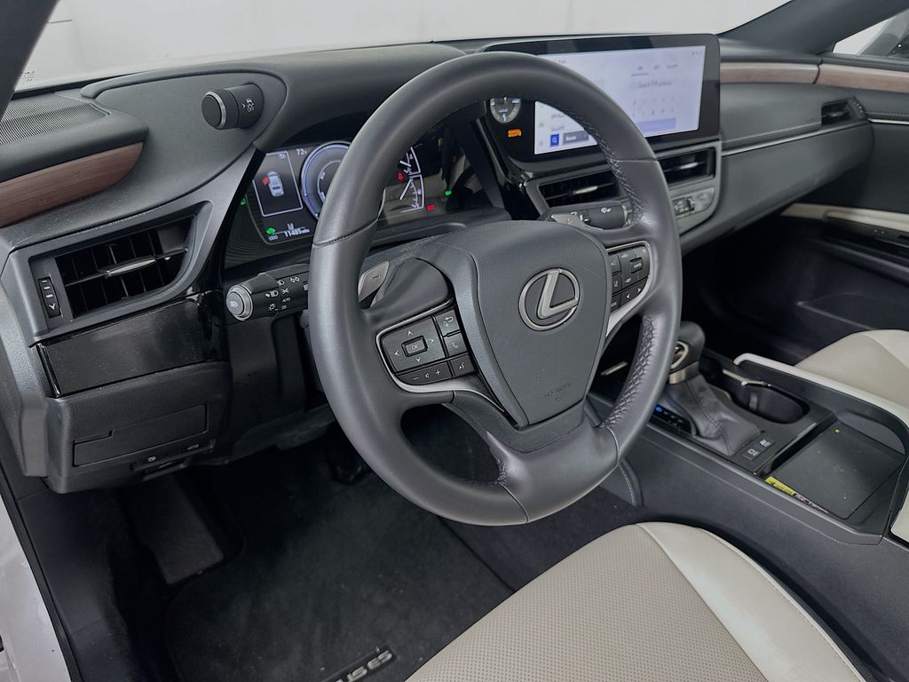 2024 Lexus ES Hybrid 300h 9