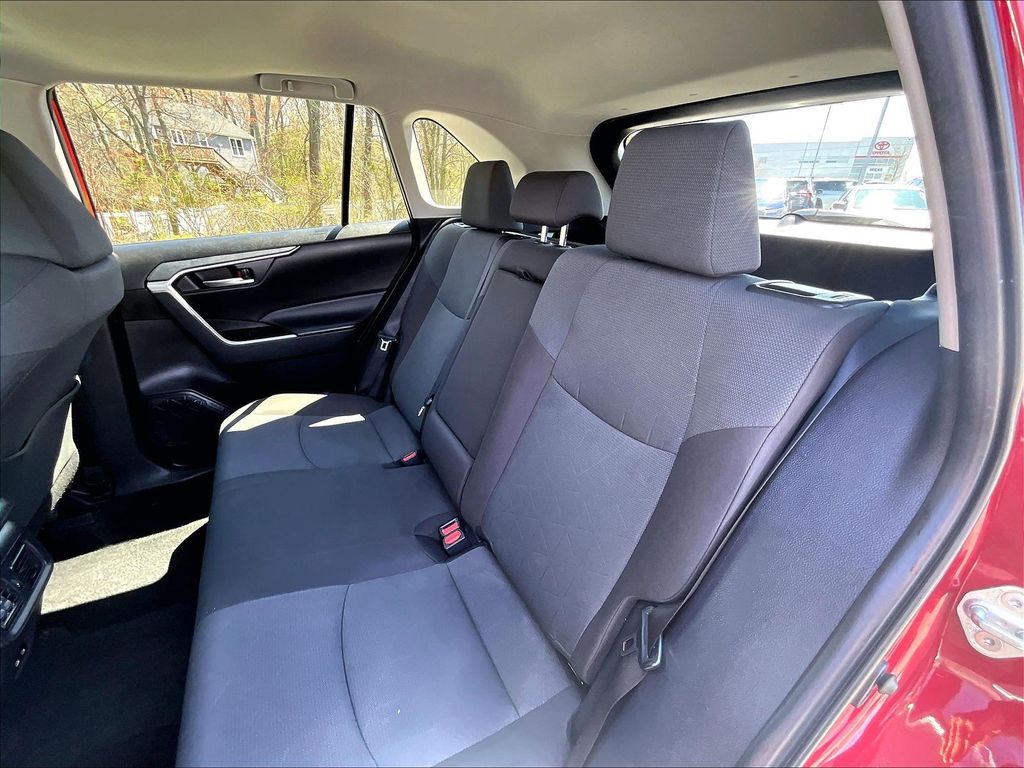 2024 Toyota RAV4 — photo 15