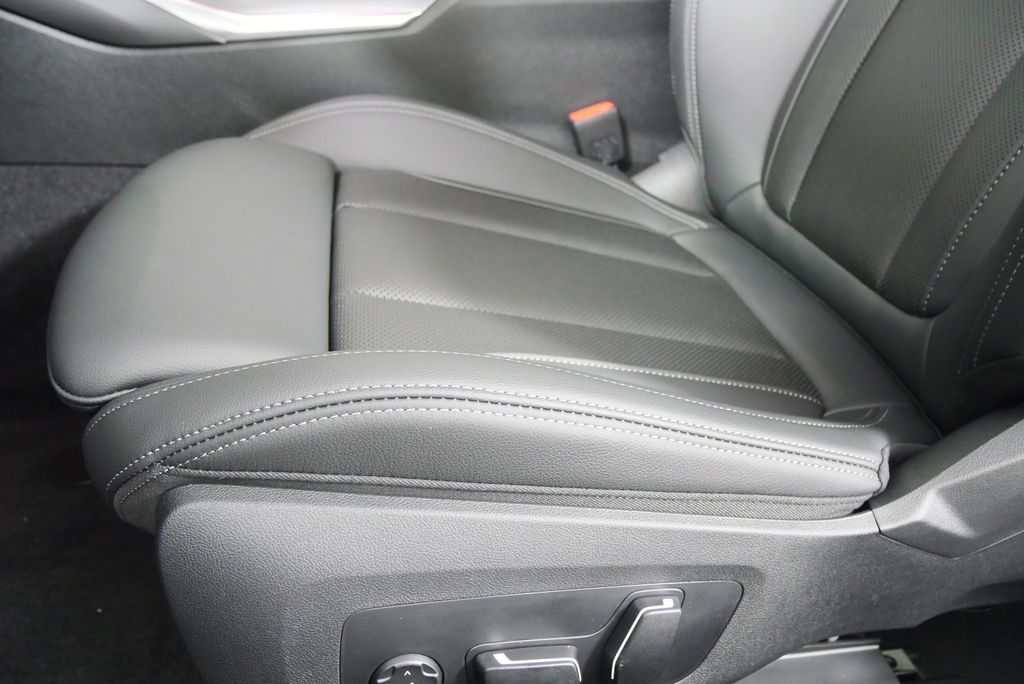 Thumbnail: 2026 BMW 4 Series - 9