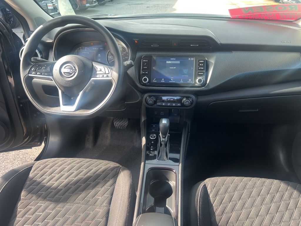 2022 Nissan Kicks SV photo