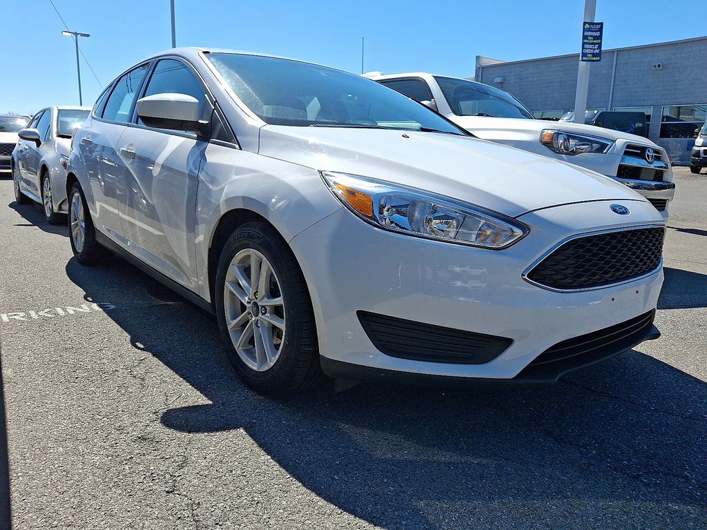 2018 Ford Focus SE Hatchback