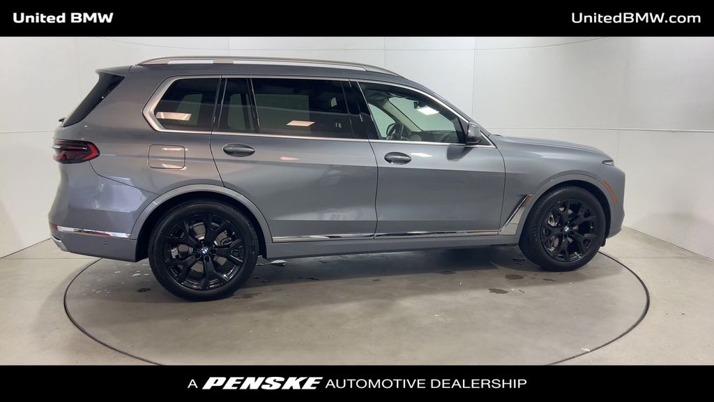 2025 BMW X7 xDrive40i 9