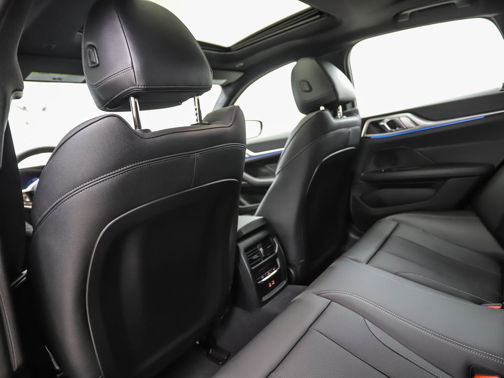 2025 BMW i4 xDrive40 19