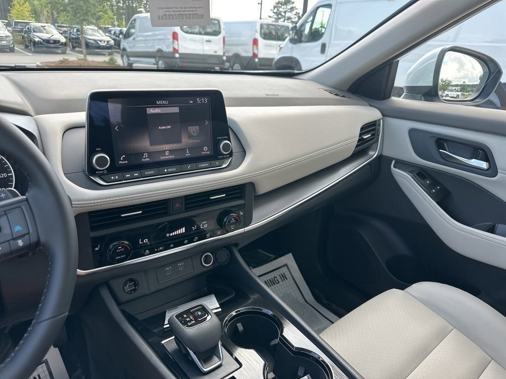 2025 Everest White Pearl Nissan Rogue SV FWD SUV