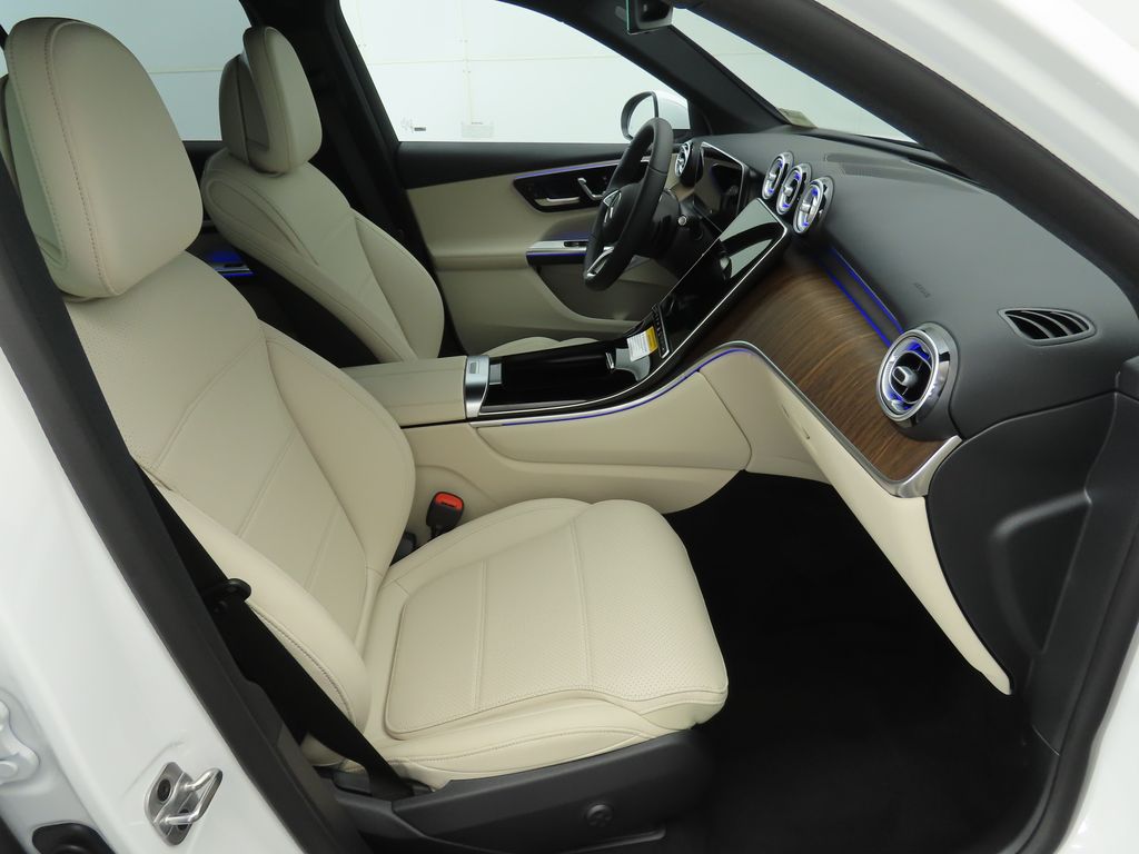 Thumbnail: 2026 Mercedes-Benz GLC - 20