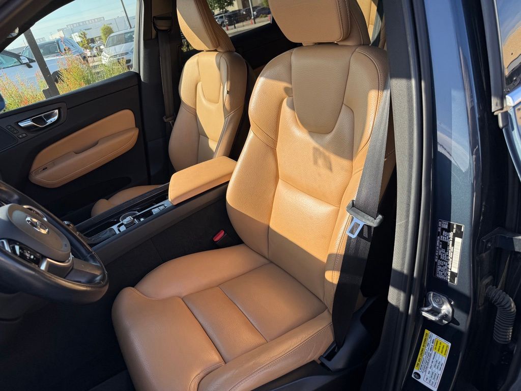 Thumbnail: 2020 Volvo XC60 - 8