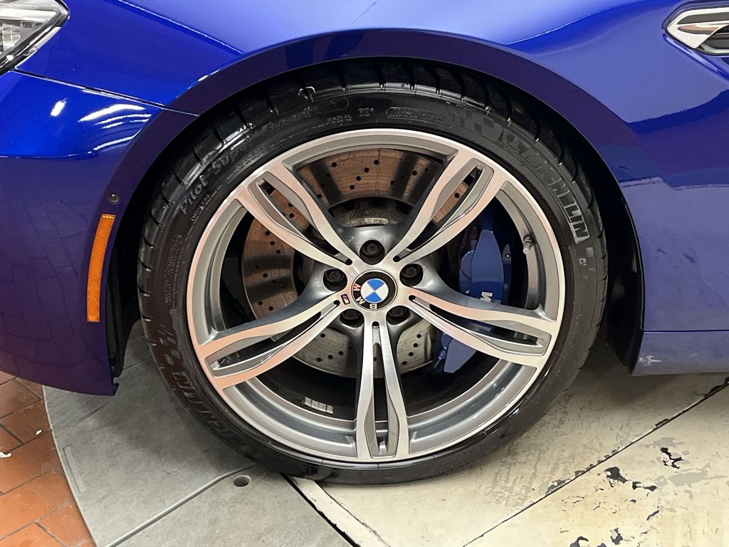 Thumbnail: 2012 BMW M6 - 10