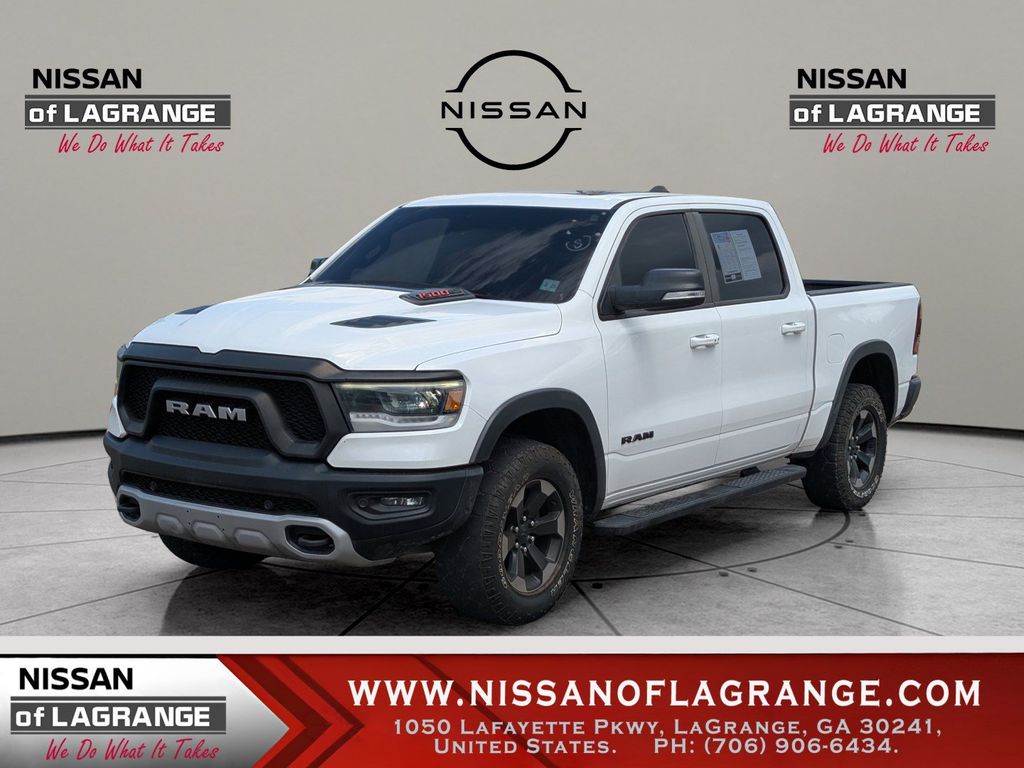 Bright White Clearcoat 2019 RAM 1500 Pickup Truck Four-Wheel Drive 8-Speed Automatic